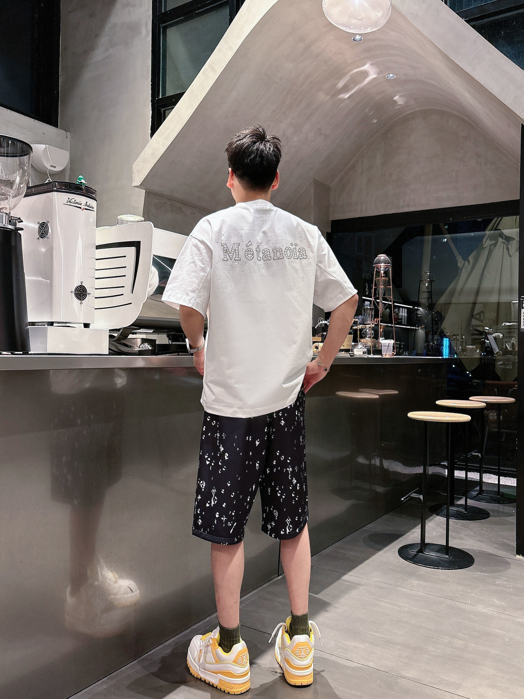 LV   三标齐全 2026夏季新款男士休闲短裤，高级定制面料透气面料 透气弹力舒适度极高，细节无可挑剔