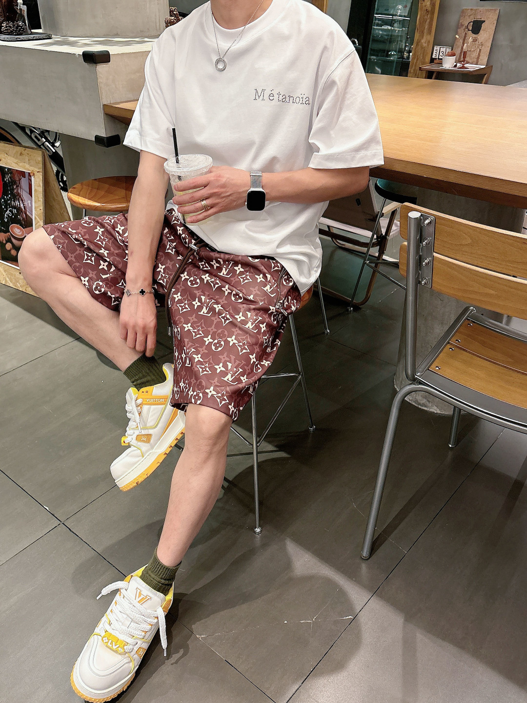 LV   三标齐全 2026夏季新款男士休闲短裤，高级定制面料透气面料 透气弹力舒适度极高，细节无可挑剔