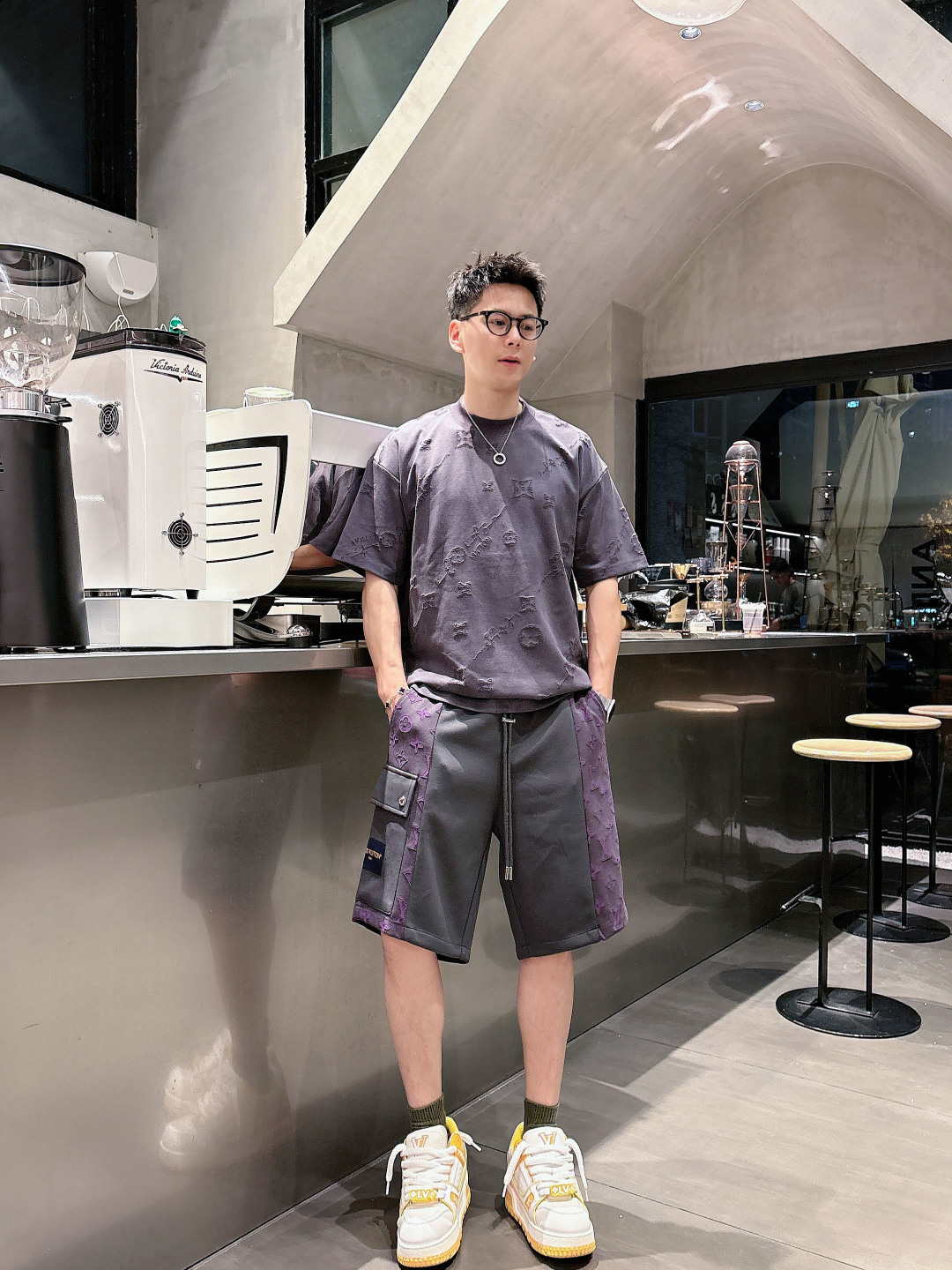 LV   三标齐全 2026夏季新款男士休闲短裤，高级定制面料透气面料 透气弹力舒适度极高，细节无可挑剔