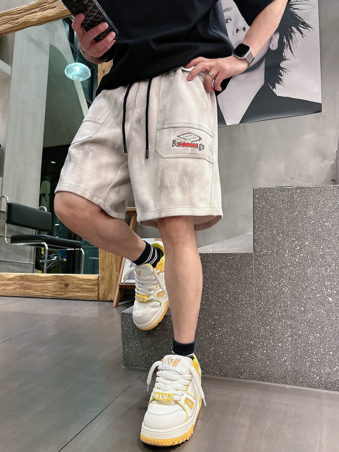 NO:844073,Balenciaga's three-standard complete 2026 summer new men's casual shorts, advanced custom-made breathable fabrics, extremely breathable, elastic and comfortable, impeccable details, top-grade accessories, original logo design concept, delicate and soft feel!  The upper body fit is awesome!  Sizes M-XXXL, please state your height and weight when ordering,,balenciaga,shorts,19860909巴黎世家 三标齐全 2026夏季新款男士休闲短裤,高级定制面料透气面料 透气弹力舒适度极高,细节无可挑剔,顶级辅料配备,原版logo设计理念,手感细腻柔软！上身版型超赞！尺码M-XXXL下单报身高体重,,balenciaga,shorts,,Men's clothing
