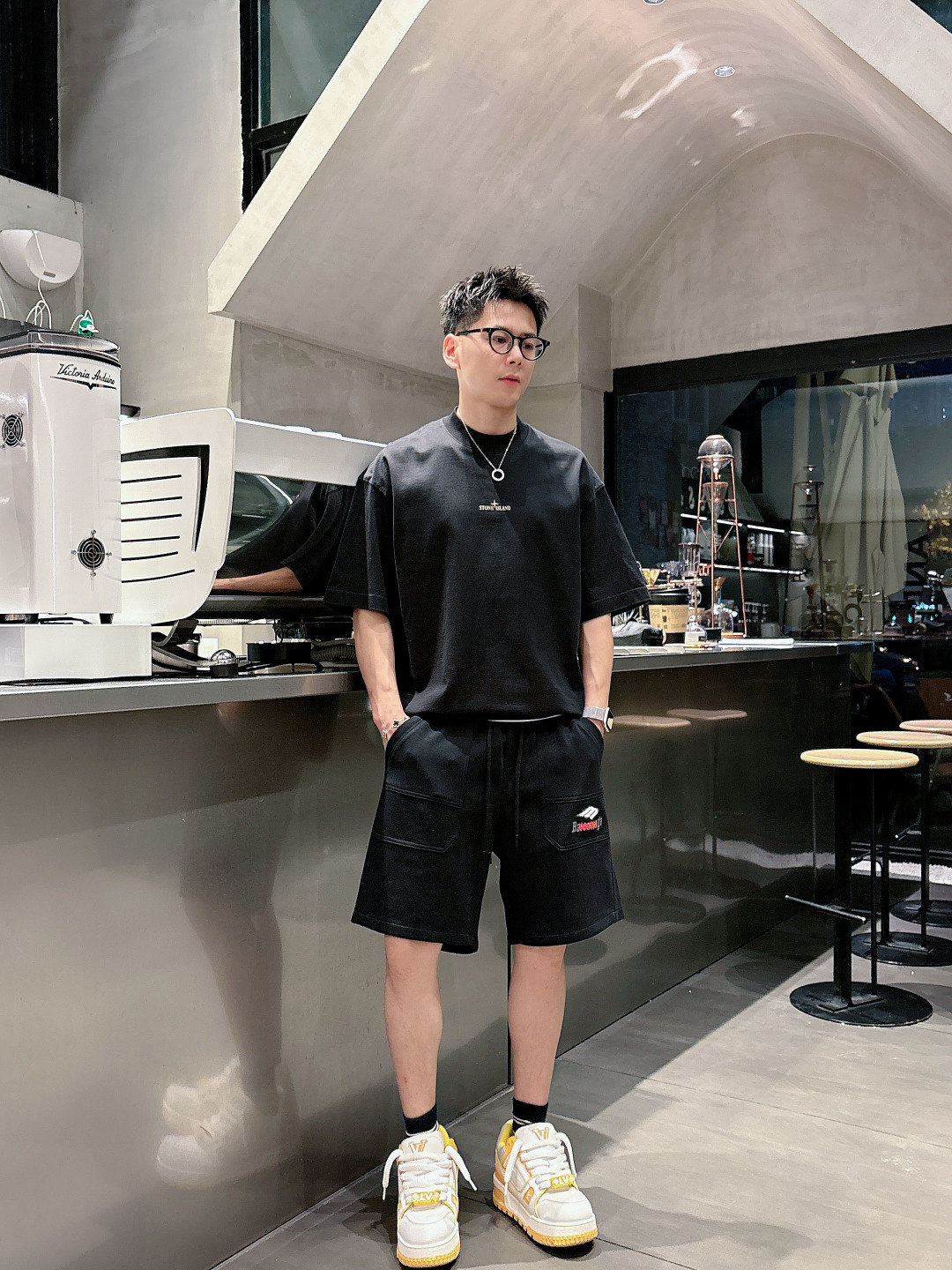 巴黎世家   三标齐全 2026夏季新款男士休闲短裤，高级定制面料透气面料 透气弹力舒适度极高，细节无可