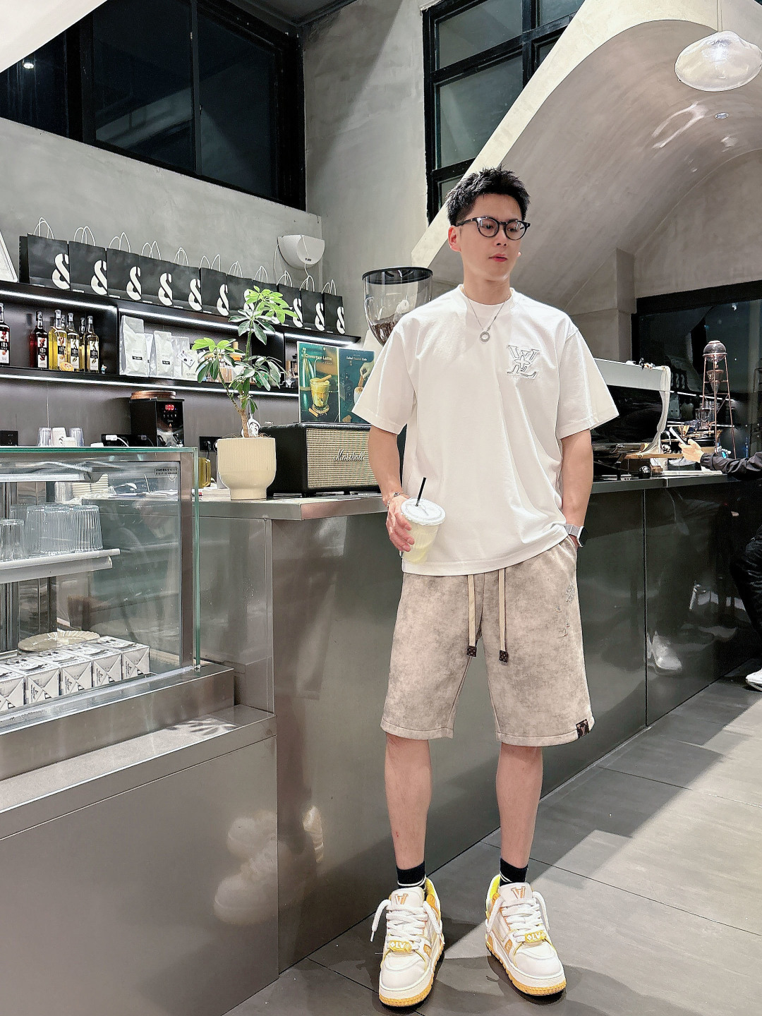 LV   三标齐全 2026夏季新款男士休闲短裤，高级定制面料透气面料 透气弹力舒适度极高，细节无可挑剔