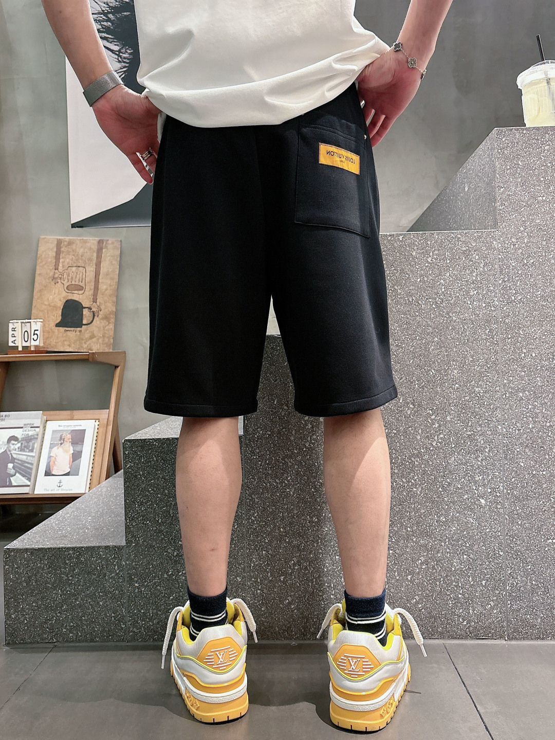 LV   三标齐全 2026夏季新款男士休闲短裤，高级定制面料透气面料 透气弹力舒适度极高，细节无可挑剔
