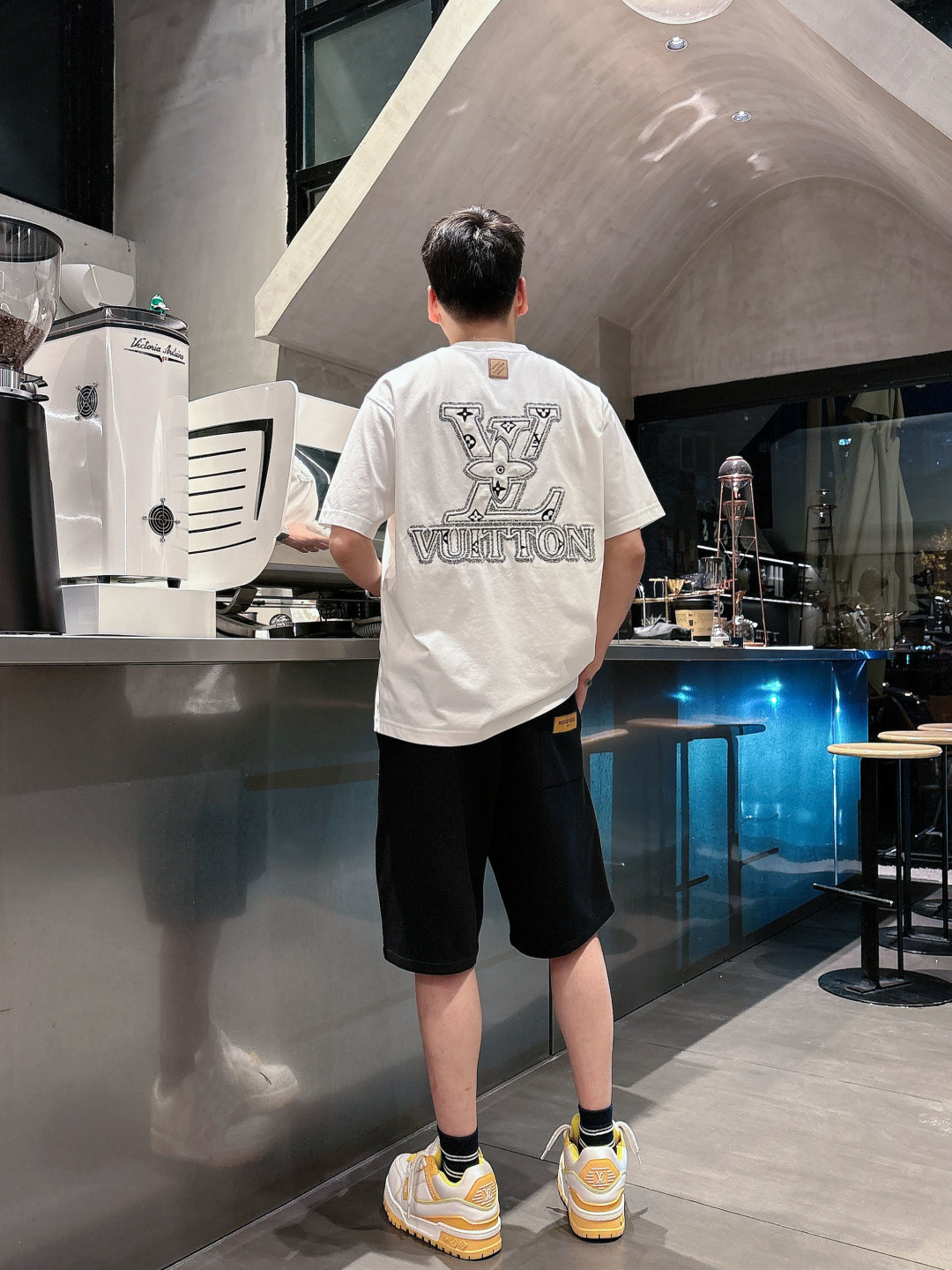 LV   三标齐全 2026夏季新款男士休闲短裤，高级定制面料透气面料 透气弹力舒适度极高，细节无可挑剔
