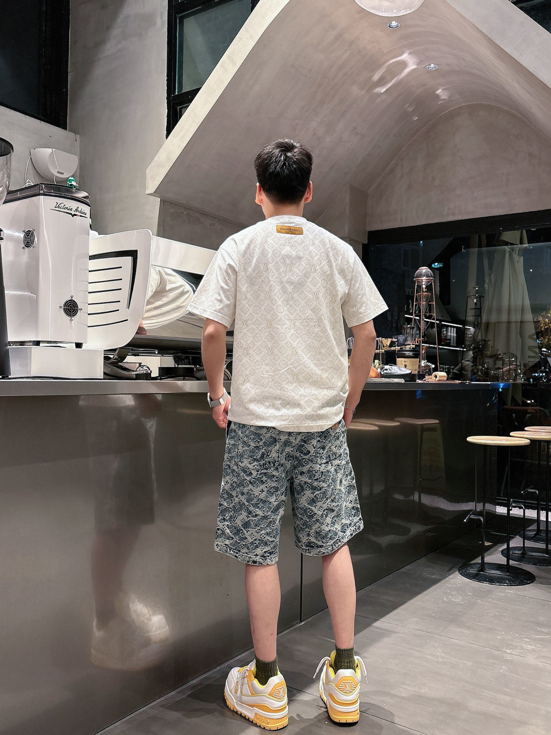 LV   三标齐全 2026夏季新款男士休闲短裤，高级定制面料透气面料 透气弹力舒适度极高，细节无可挑剔