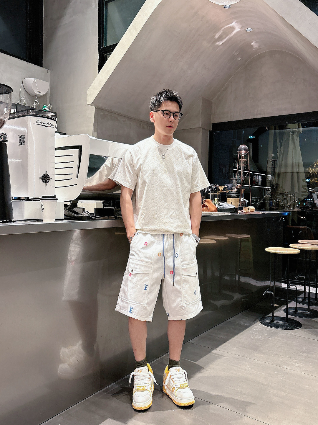 LV   三标齐全 2026夏季新款男士休闲短裤，高级定制面料透气面料 透气弹力舒适度极高，细节无可挑剔