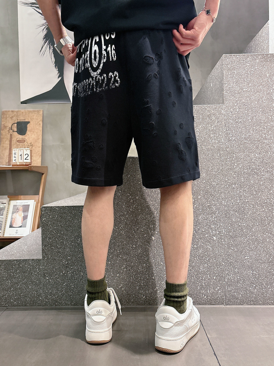 马吉拉   三标齐全 2026夏季新款男士休闲短裤，高级定制面料透气面料 透气弹力舒适度极高，细节无可挑