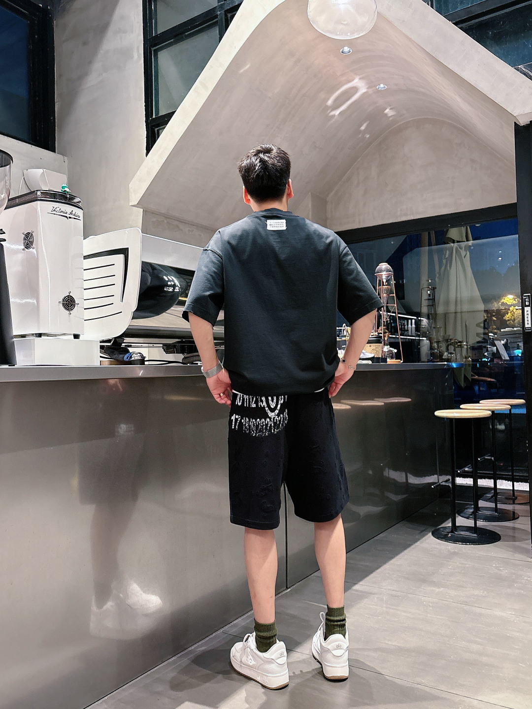 马吉拉   三标齐全 2026夏季新款男士休闲短裤，高级定制面料透气面料 透气弹力舒适度极高，细节无可挑