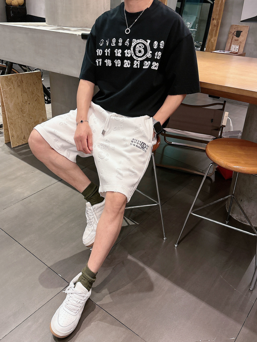马吉拉   三标齐全 2026夏季新款男士休闲短裤，高级定制面料透气面料 透气弹力舒适度极高，细节无可挑