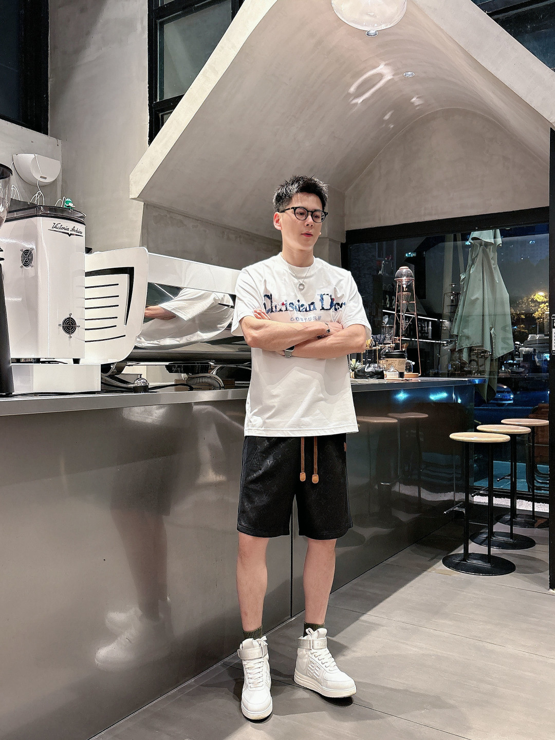 LV   三标齐全 2026夏季新款男士休闲短裤，高级定制面料透气面料 透气弹力舒适度极高，细节无可挑剔