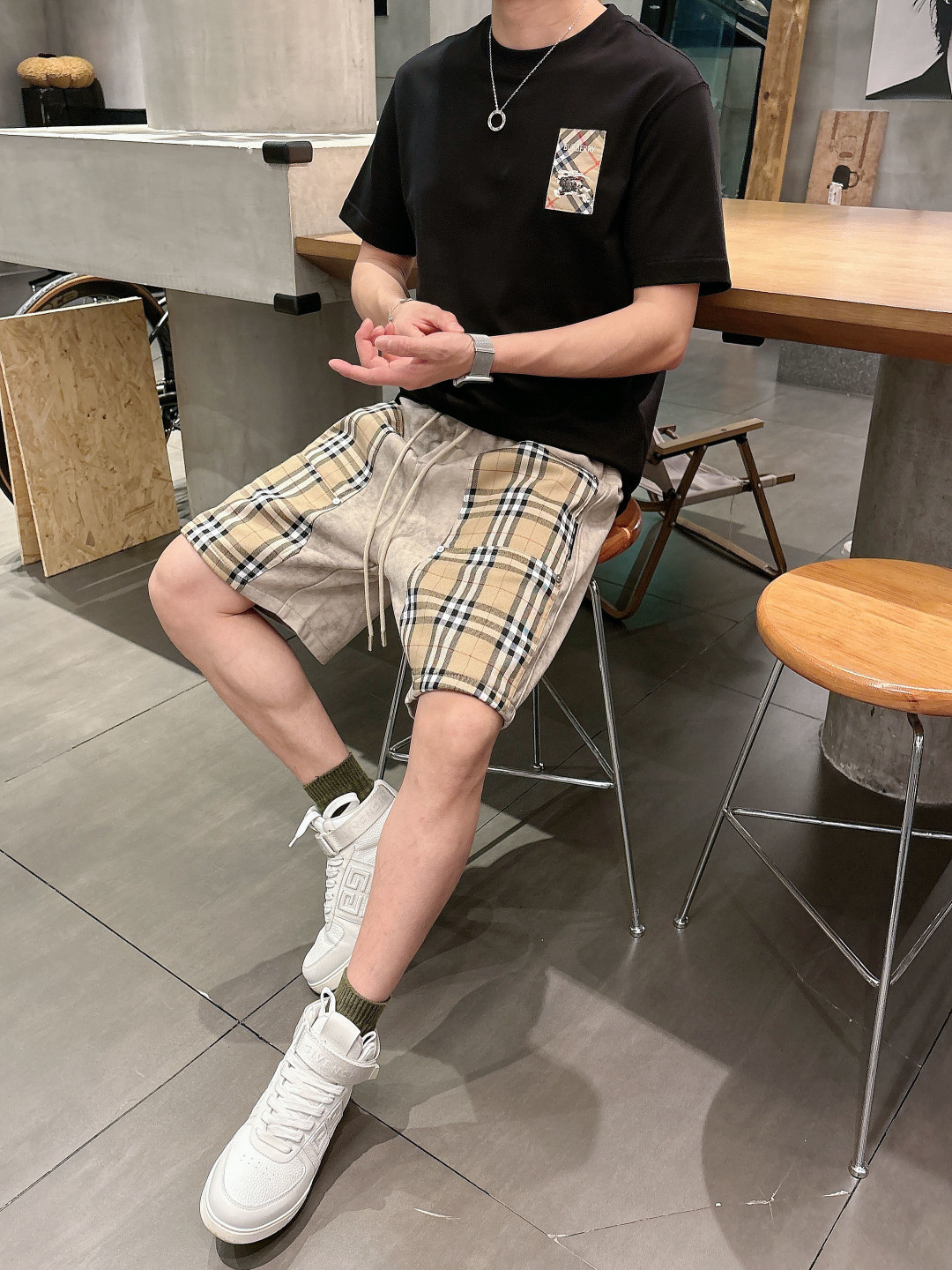 巴宝莉   三标齐全 2026夏季新款男士休闲短裤，高级定制面料透气面料 透气弹力舒适度极高，细节无可挑