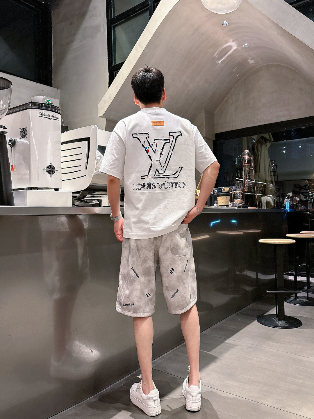 巴黎世家  三标齐全    2026夏季新款男士休闲短裤，高级定制面料透气面料 透气弹力舒适度极高，细节