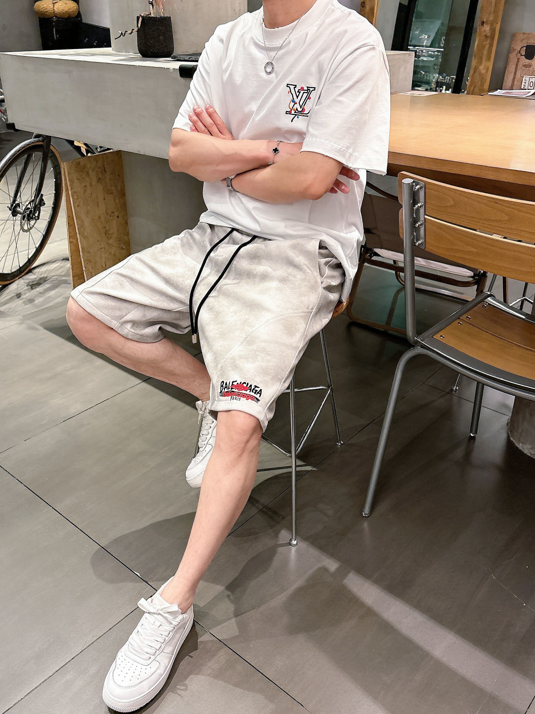 巴黎世家  三标齐全    2026夏季新款男士休闲短裤，高级定制面料透气面料 透气弹力舒适度极高，细节