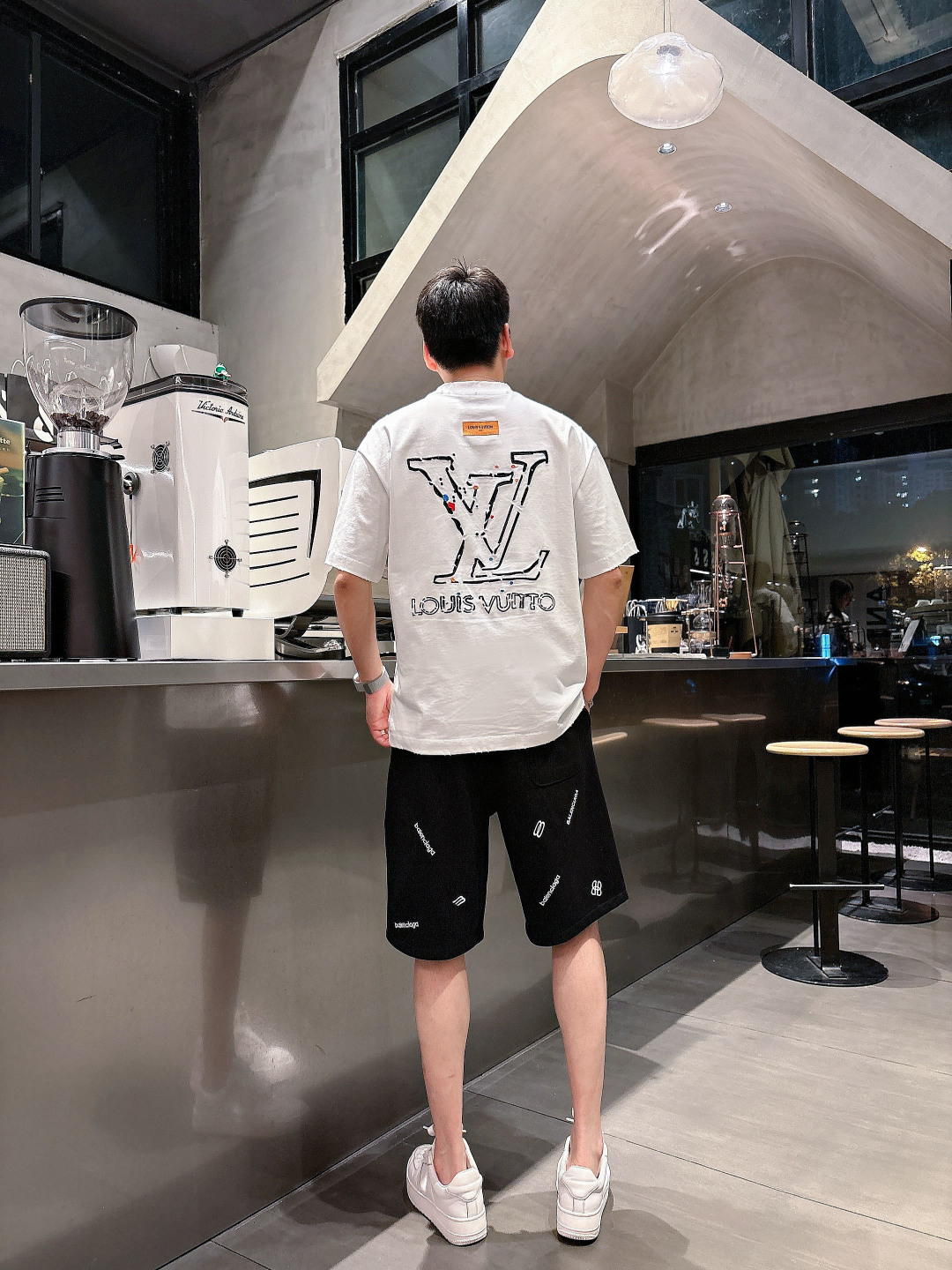 巴黎世家  三标齐全    2026夏季新款男士休闲短裤，高级定制面料透气面料 透气弹力舒适度极高，细节