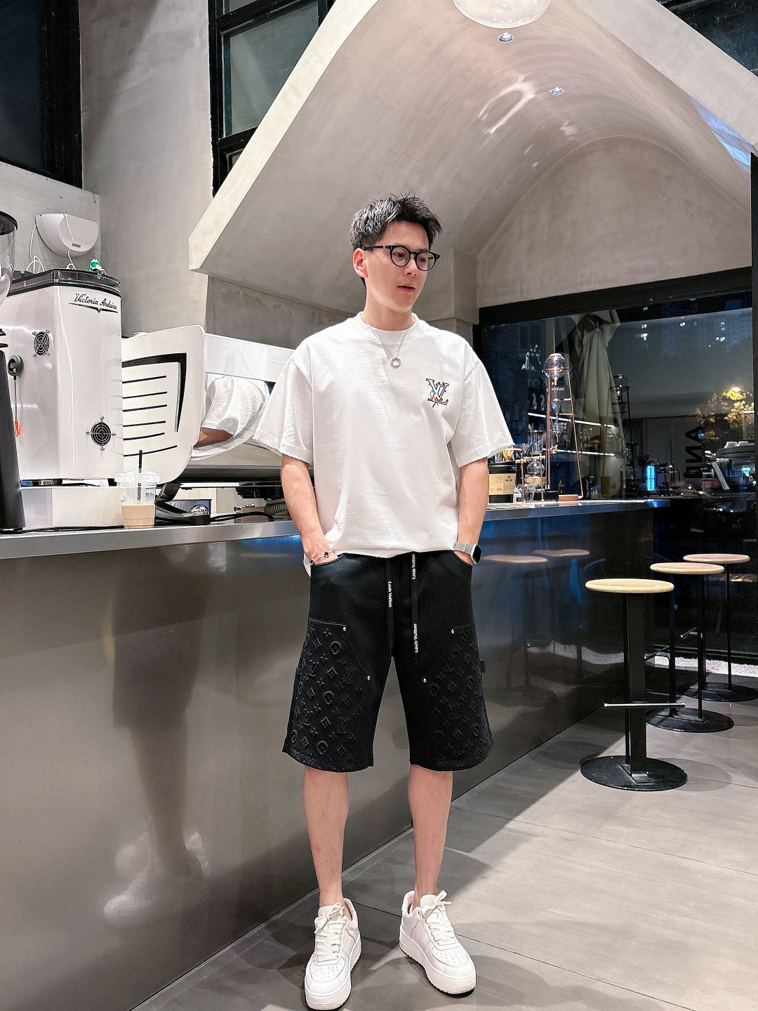LV  三标齐全    2026夏季新款男士休闲短裤，高级定制面料透气面料 透气弹力舒适度极高，细节无可