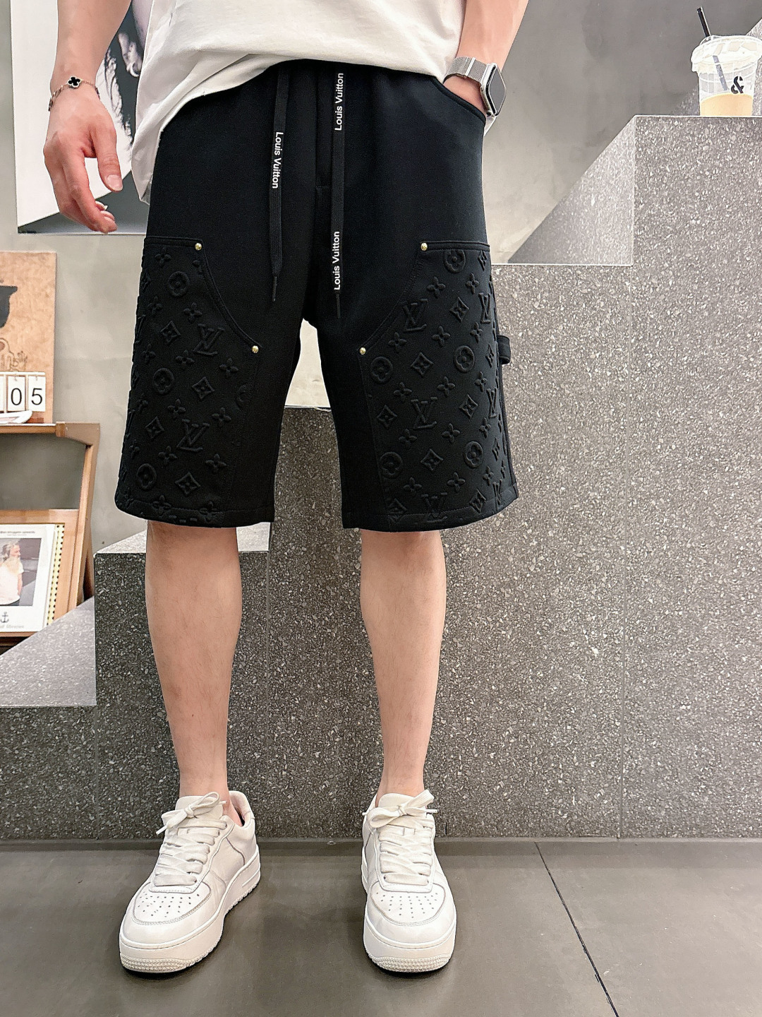 LV  三标齐全    2026夏季新款男士休闲短裤，高级定制面料透气面料 透气弹力舒适度极高，细节无可