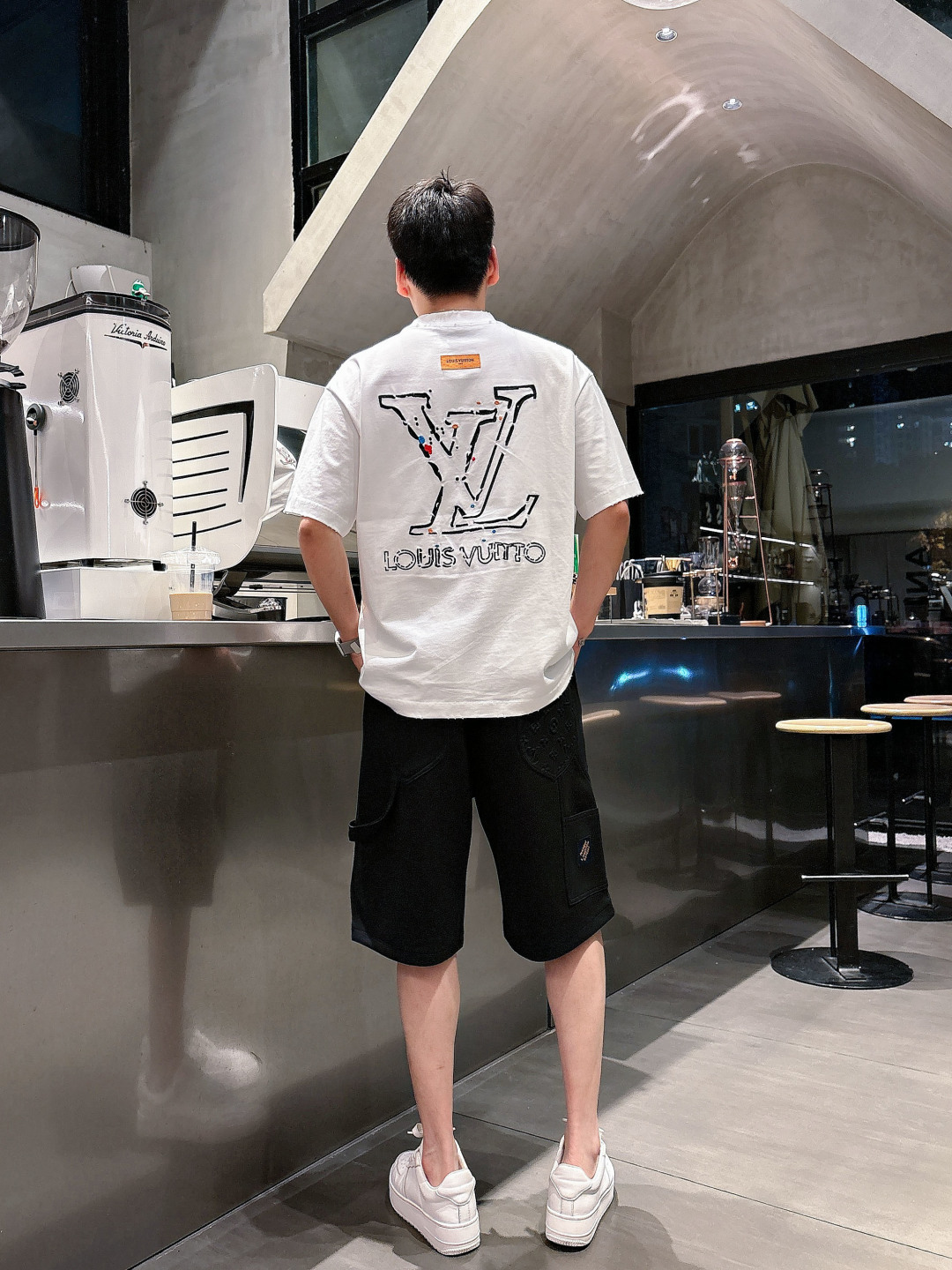 LV  三标齐全    2026夏季新款男士休闲短裤，高级定制面料透气面料 透气弹力舒适度极高，细节无可