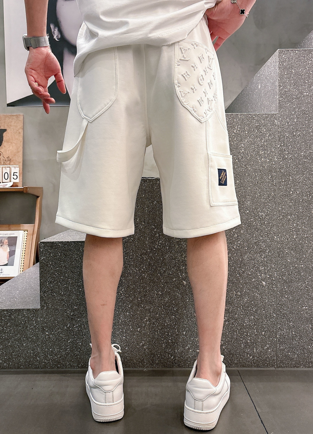 LV  三标齐全    2026夏季新款男士休闲短裤，高级定制面料透气面料 透气弹力舒适度极高，细节无可