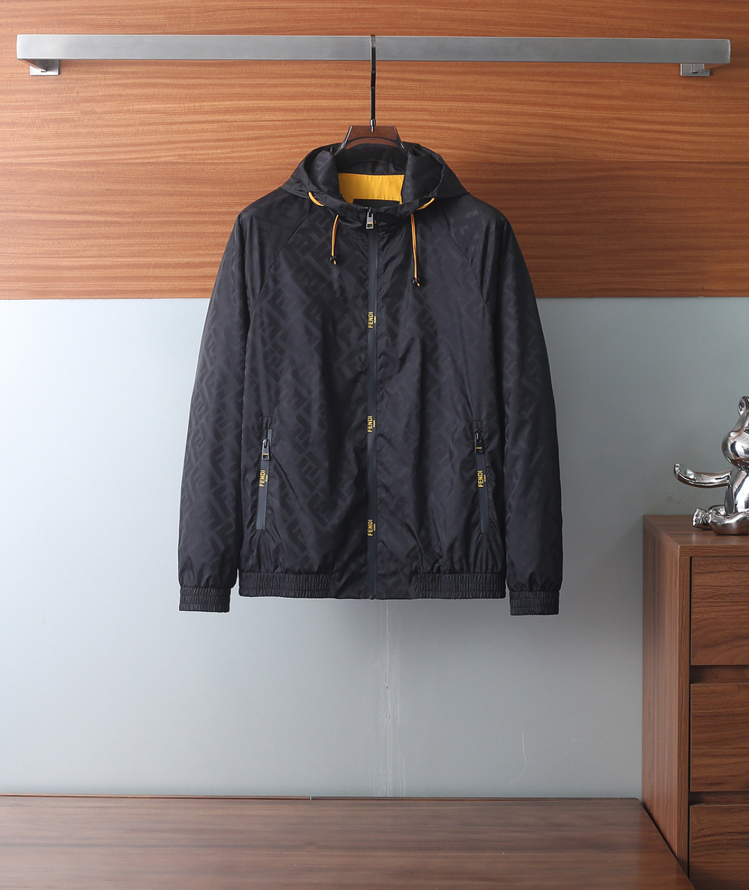 NO:161278,FENDI, the latest products in spring 2025, the counter is available at the same time, original singles, casual and fashionable hooded jacket, imported original fabric, top-grade printing craft letter pattern logo, original hardware and auxiliary decoration, unique design, comfortable and breathable upper body, extremely high grade, handsome upper body, 2 colors recommendation, code number M-3XL/8843,,fendi,fendi, jackets & coats,hats,alexander wang19860909FENDI 芬迪,2025春季最新品,专柜同步有售,原单狠货,休闲时尚连帽外套,进口原版面料,顶级印花工艺字母图案logo,原版五金辅料装饰,独特设计,上身舒适透气,档次极高,上身帅气十足,2色推荐,码数M-3XL/8843,,fendi,fendi,jackets & coats,hats,alexander wang,Men's clothing