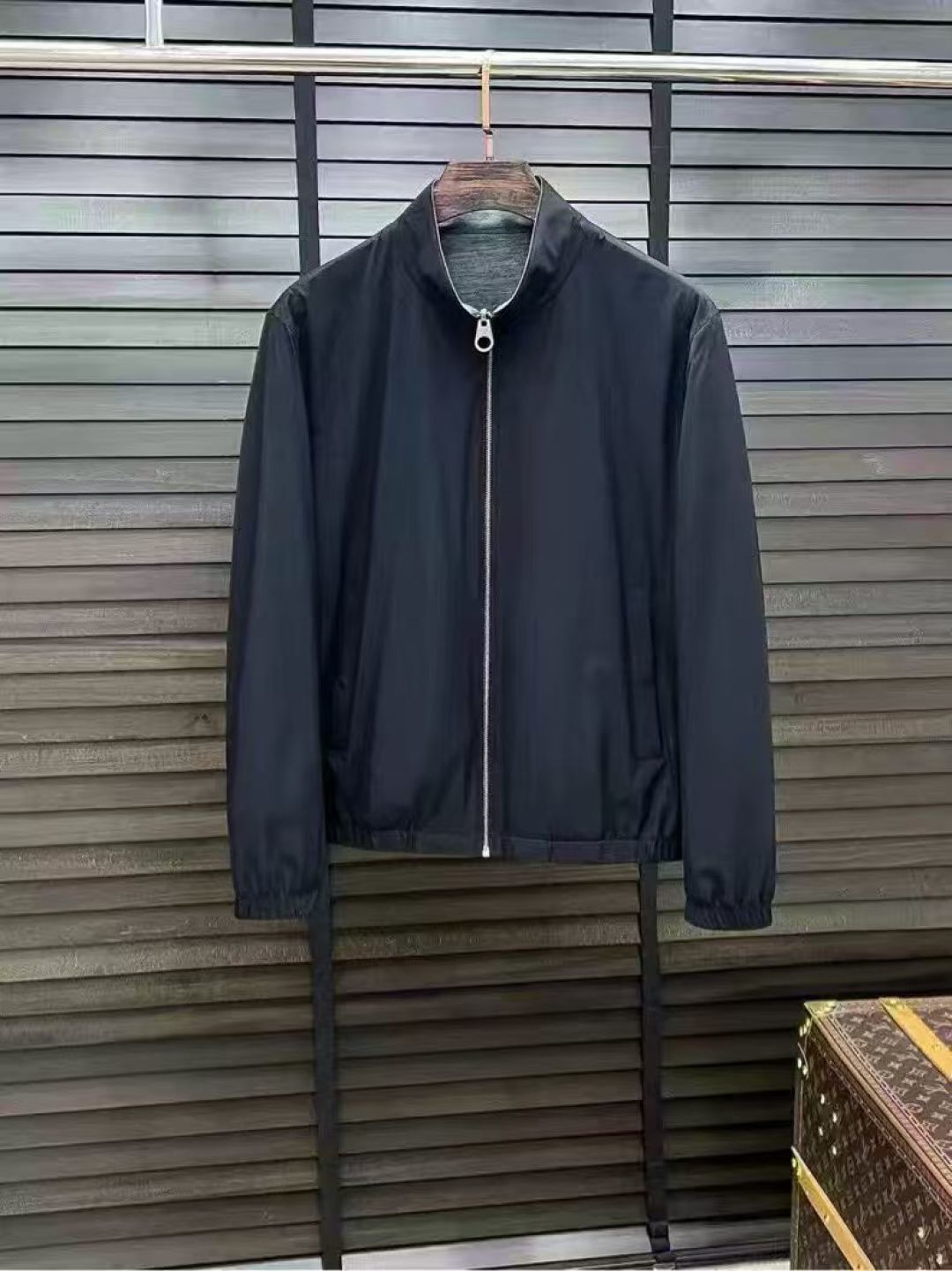 杰尼亚ZEGNA 2020S新款两面穿立领羊毛夹克外套。70%晴伦30%羊毛 柜子在售款。采用原版定制羊