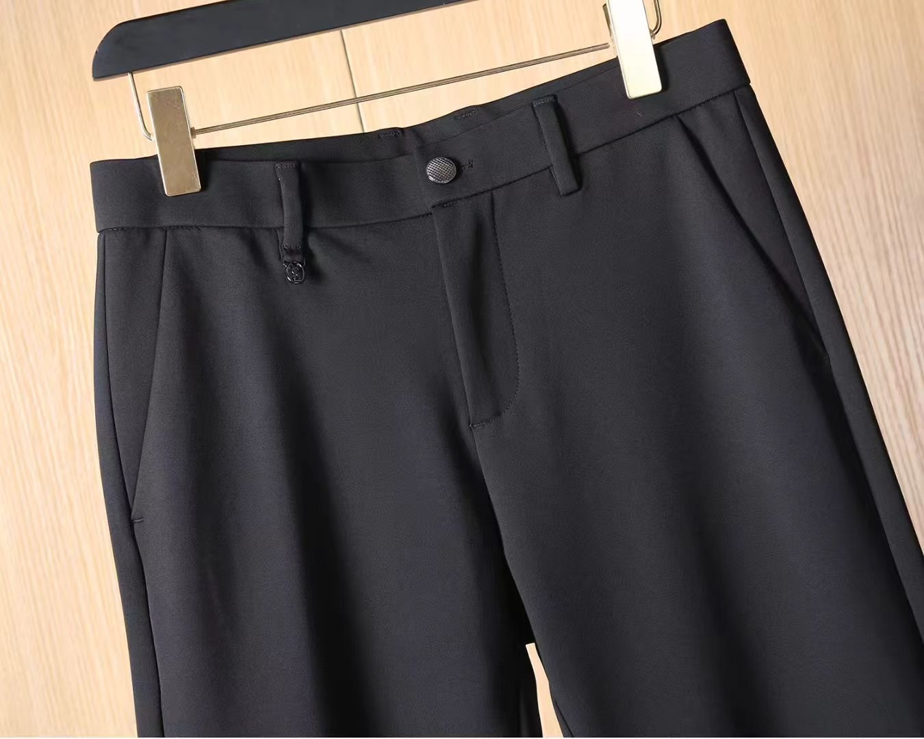 圣罗兰 2025ss秋季专柜新品同步上市。原单订制高品质时尚休闲裤。超级百搭款。独家定制-进口高端绵面料