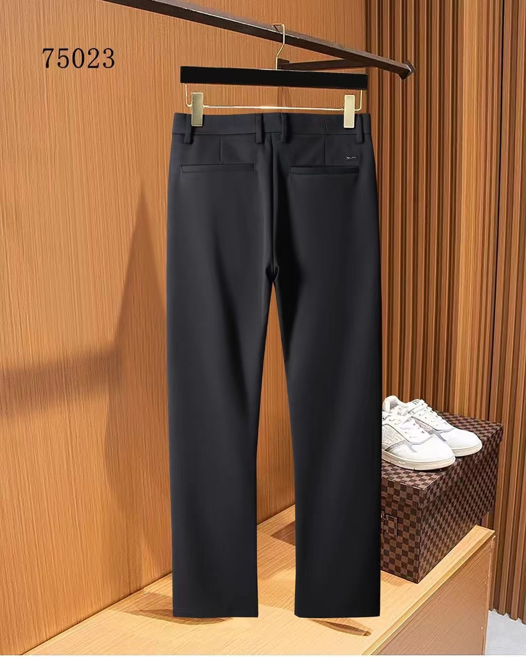 圣罗兰 2025ss秋季专柜新品同步上市。原单订制高品质时尚休闲裤。超级百搭款。独家定制-进口高端绵面料