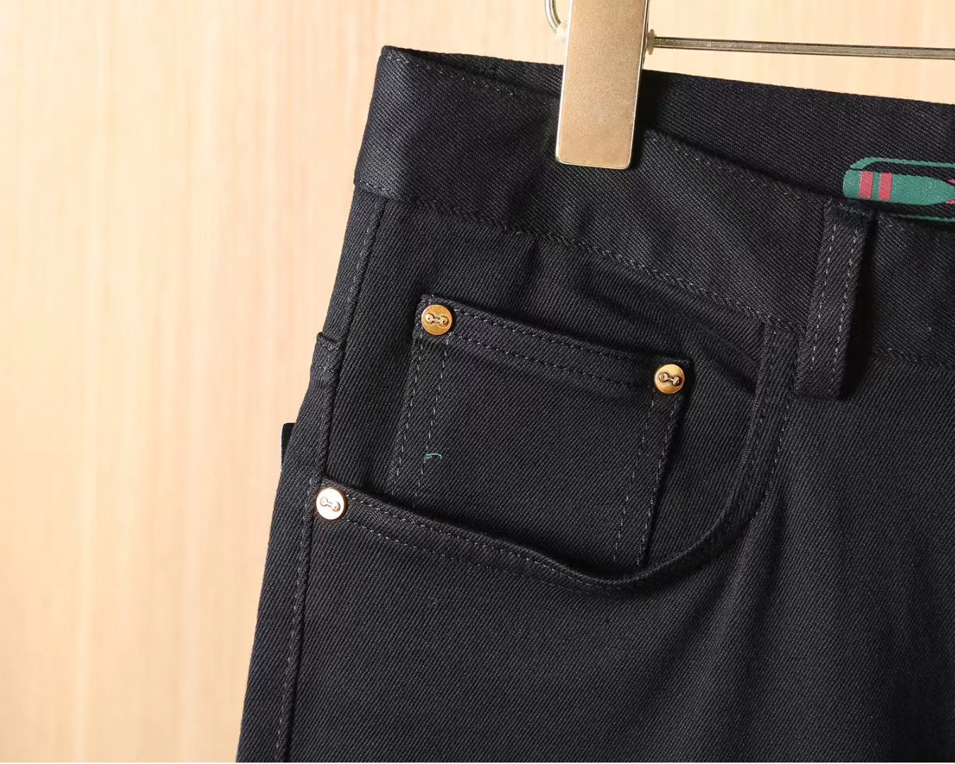 古奇 2025ss秋季专柜新品同步上市。原单订制高品质时尚休闲裤。超级百搭款。独家定制-进口高端绵面料，