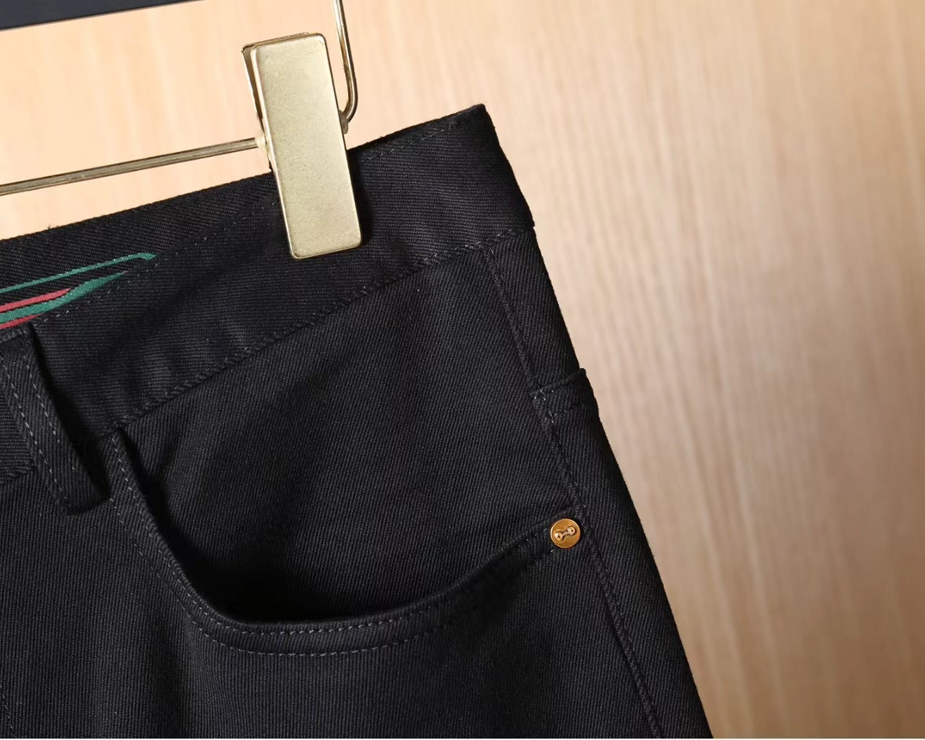 古奇 2025ss秋季专柜新品同步上市。原单订制高品质时尚休闲裤。超级百搭款。独家定制-进口高端绵面料，