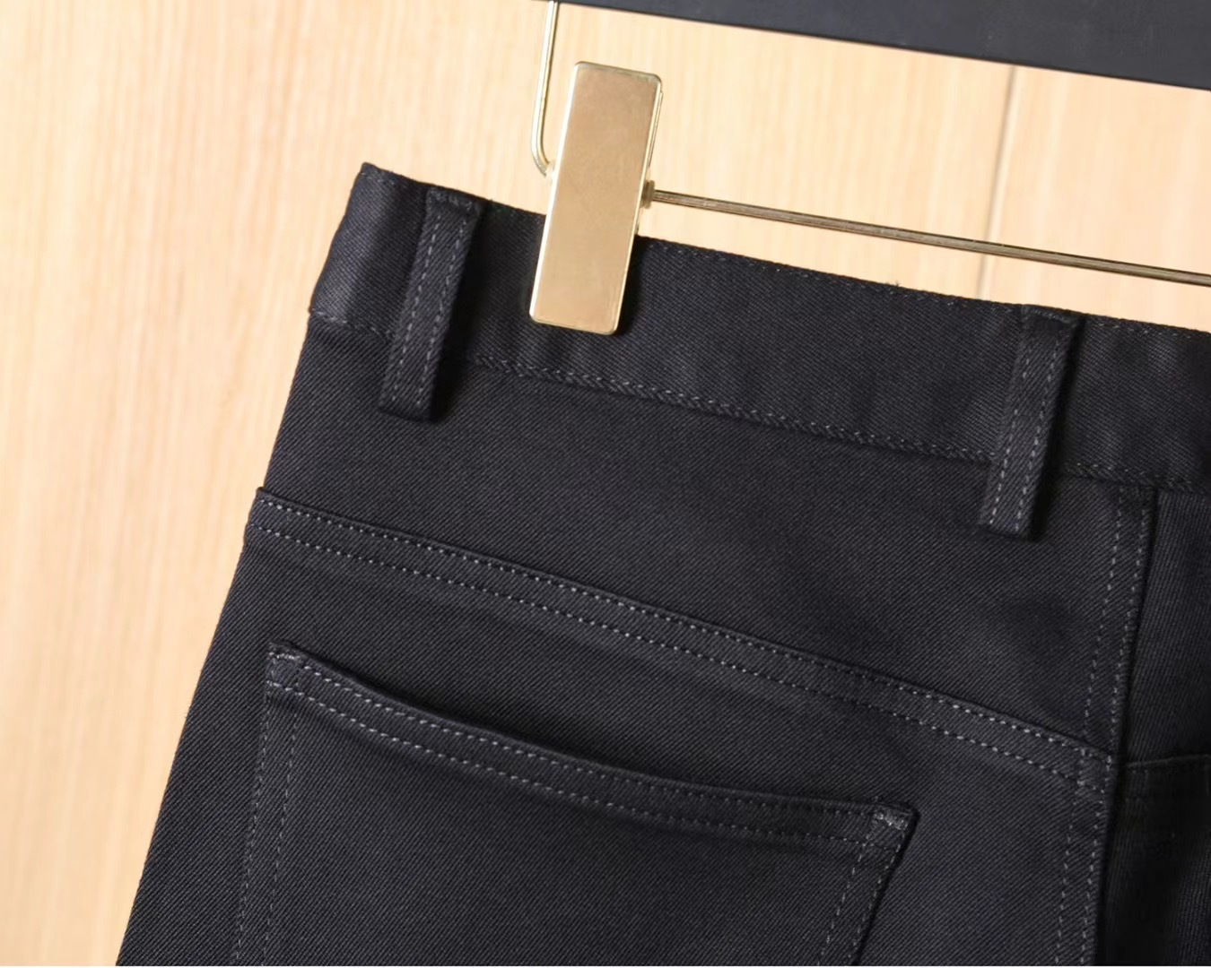 古奇 2025ss秋季专柜新品同步上市。原单订制高品质时尚休闲裤。超级百搭款。独家定制-进口高端绵面料，