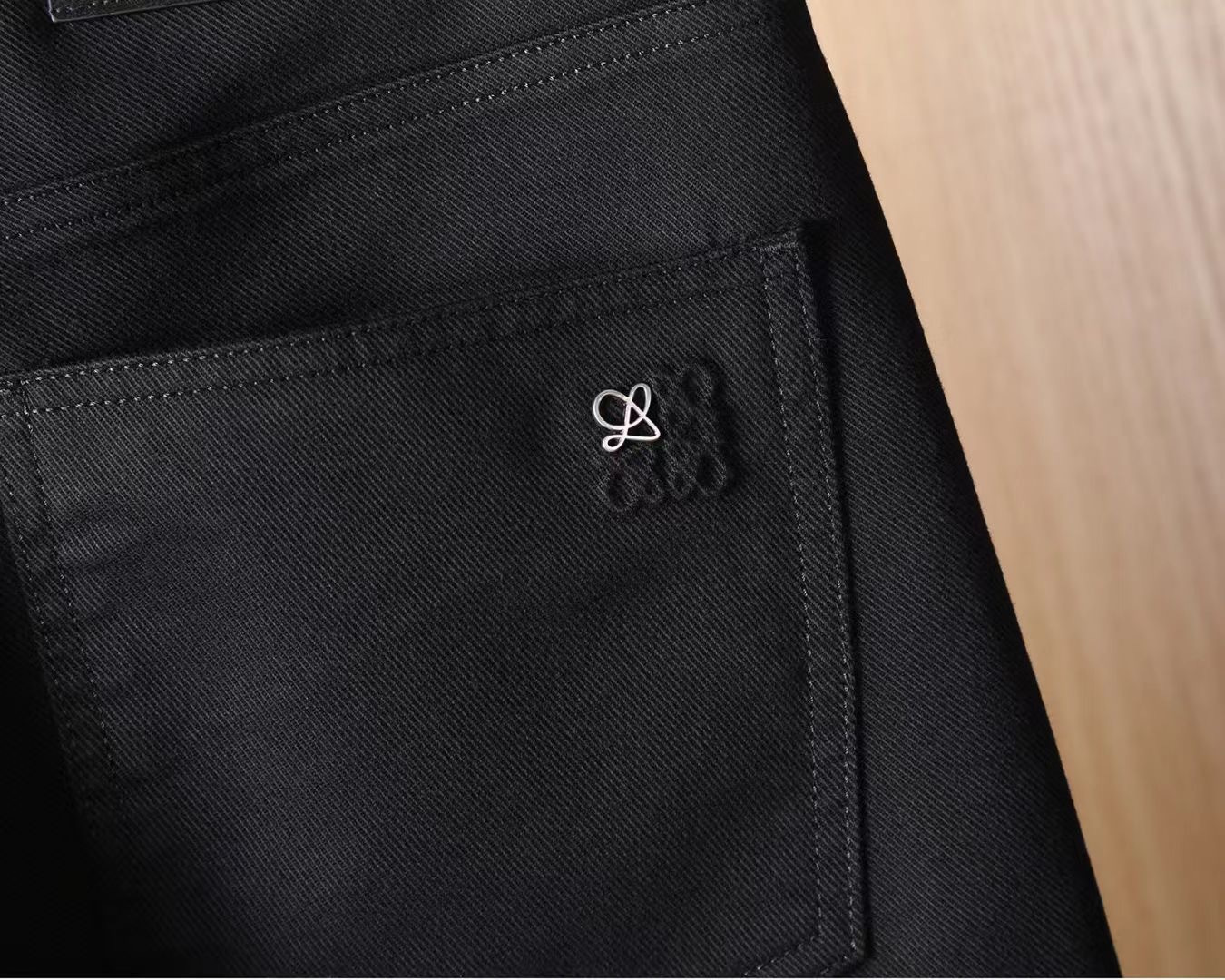 罗意威 2025ss秋季专柜新品同步上市。原单订制高品质时尚休闲裤。超级百搭款。独家定制-进口高端绵面料