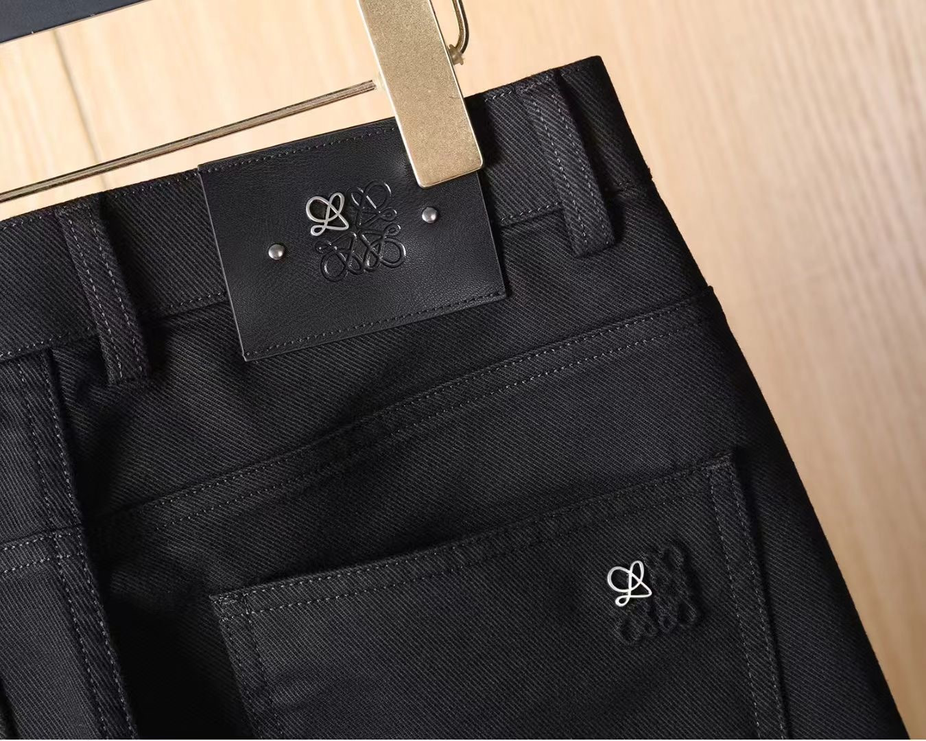 罗意威 2025ss秋季专柜新品同步上市。原单订制高品质时尚休闲裤。超级百搭款。独家定制-进口高端绵面料