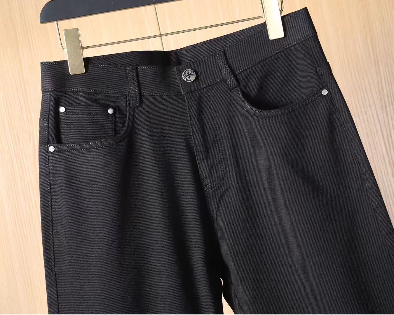 罗意威 2025ss秋季专柜新品同步上市。原单订制高品质时尚休闲裤。超级百搭款。独家定制-进口高端绵面料