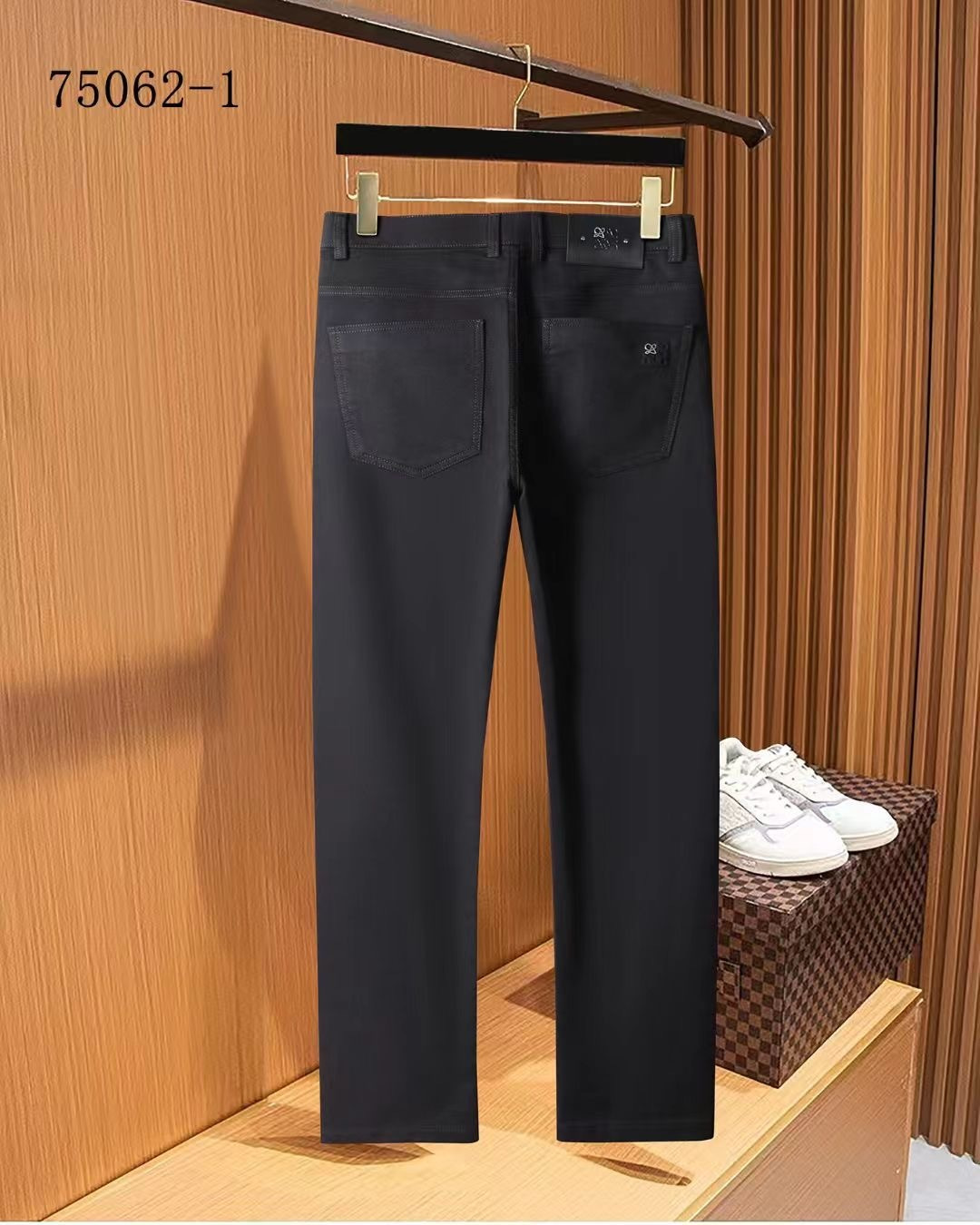 罗意威 2025ss秋季专柜新品同步上市。原单订制高品质时尚休闲裤。超级百搭款。独家定制-进口高端绵面料