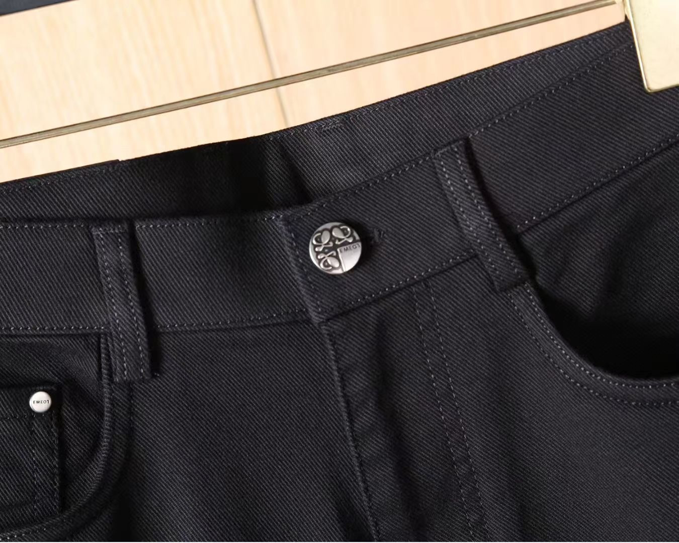 罗意威 2025ss秋季专柜新品同步上市。原单订制高品质时尚休闲裤。超级百搭款。独家定制-进口高端绵面料