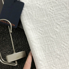 L牌*微宽版型M-XXXL2025秋冬顶级简约老花编织羊毛混纺短袖,精致工艺专柜面料,顶级元素融合打造, L牌*微宽版型M-XXXL2025秋冬顶级简约老花编织羊毛混纺短袖,精致工艺专柜面料,顶级元素融合打造,