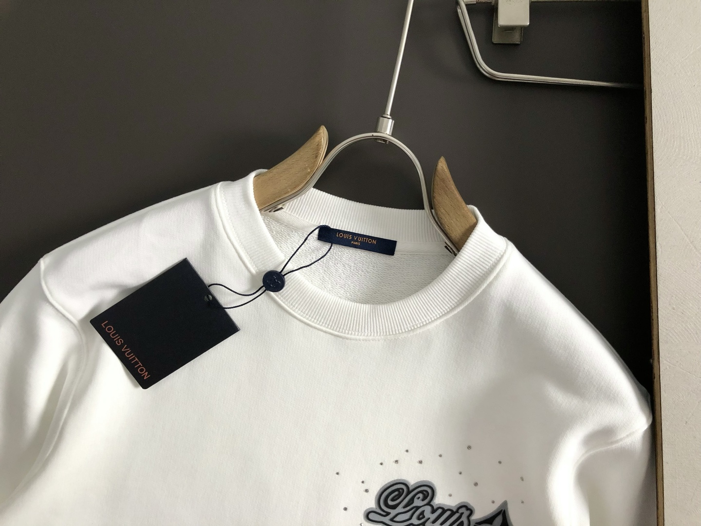 L牌*合身版型S-Xl25秋冬印花烫钻潮牌卫衣，精致工艺专柜面料，顶级元素融合打造，3标齐全，潮男时尚，