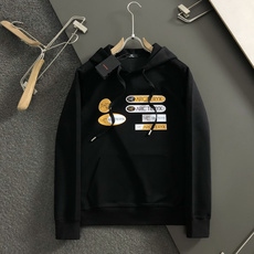 SZN*合身版型M-XXXl2025秋冬潮牌连帽卫衣,以经典排列印花为主调,巧妙印花元素,打破传统卫衣的 SZN*合身版型M-XXXl2025秋冬潮牌连帽卫衣,以经典排列印花为主调,巧妙印花元素,打破传统卫衣的