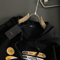 SZN*合身版型M-XXXl2025秋冬潮牌连帽卫衣,以经典排列印花为主调,巧妙印花元素,打破传统卫衣的 SZN*合身版型M-XXXl2025秋冬潮牌连帽卫衣,以经典排列印花为主调,巧妙印花元素,打破传统卫衣的