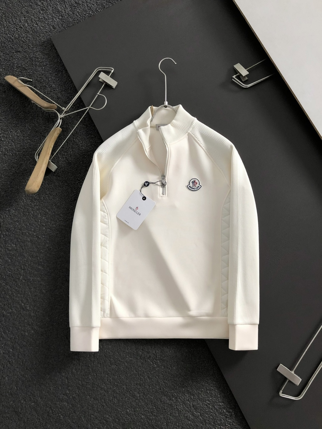 Mon*合身版型M-XXXL2025秋冬云柔系列双面料拼接简约百搭拉链logo贴标内里拉绒时尚百搭立领卫