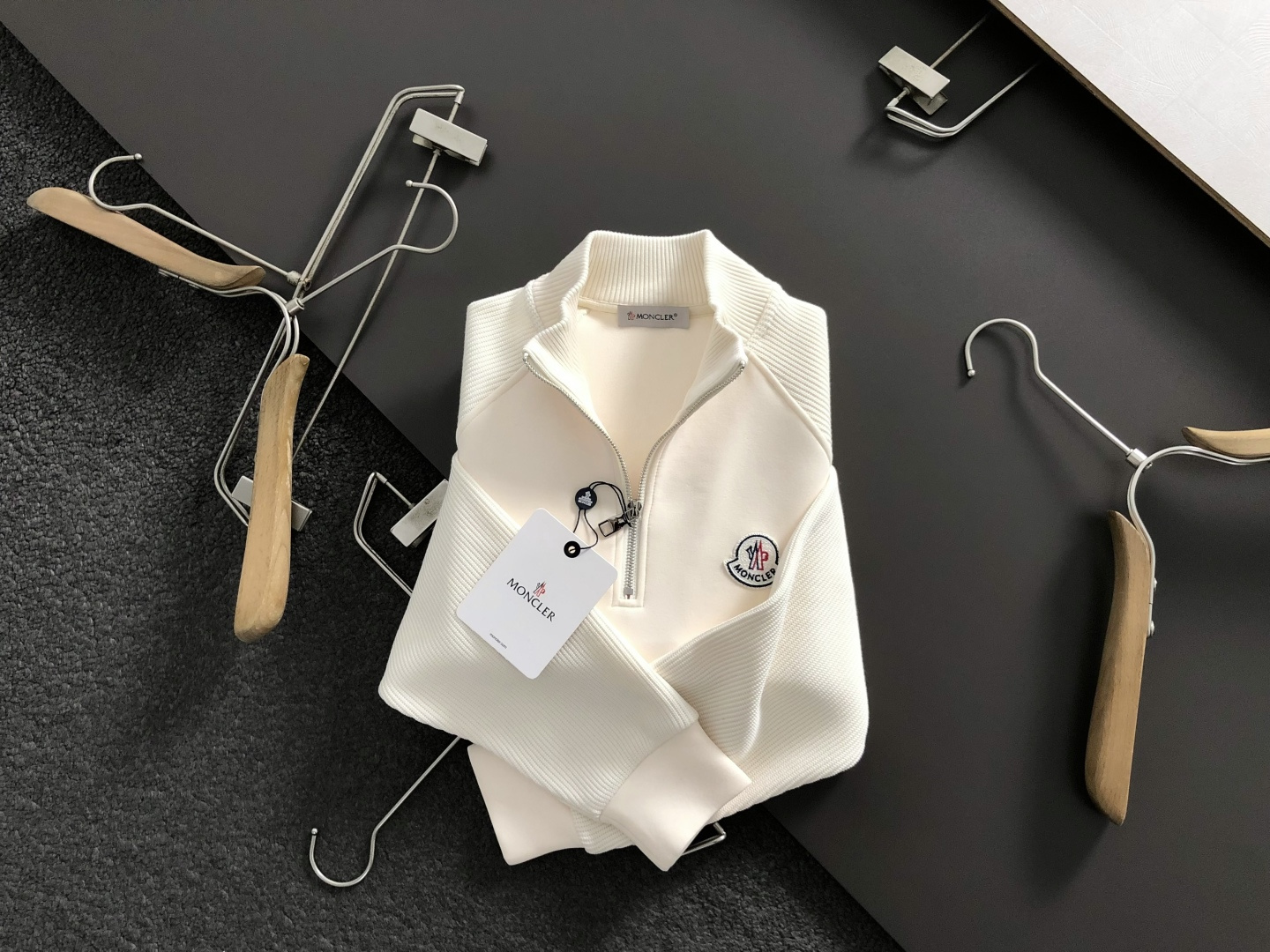 NO:532107,Mon* fitting M-XXXL 2025 autumn and winter cloud soft series double fabric splicing simple versatile zipper logo label inner lining and velvet fashionable versatile collar sweater long sleeves, exquisite craftsmanship fabric, top-level elements fusion, full of 3 marks, trendy men's fashion, whether it is the comfort of the upper body or the incomparable existence 170-135(M) 175-150(L) 178-160(XL) 180-170(XXL) 180-180(XXXL) your,,hoodie,sweatshirts,alexander wang19860909Mon*合身版型M-XXXL 2025秋冬云柔系列双面料拼接简约百搭拉链logo贴标内里拉绒时尚百搭立领卫衣长袖,精致工艺专柜面料,顶级元素融合打造,3标齐全,潮男时尚,无论是上身舒适度还是都是无可比拟的存在 170-135(M) 175-150(L) 178-160(XL)180-170(XXL) 180-180(XXXL) your,,hoodie,sweatshirts,alexander wang,Men's clothing