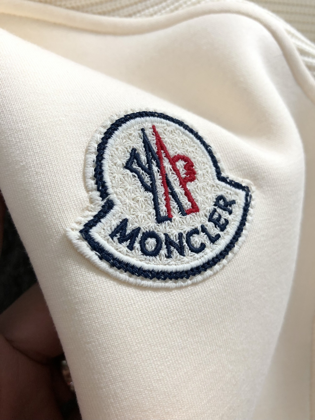 Mon*合身版型M-XXXL2025秋冬云柔系列双面料拼接简约百搭拉链logo贴标内里拉绒时尚百搭立领卫