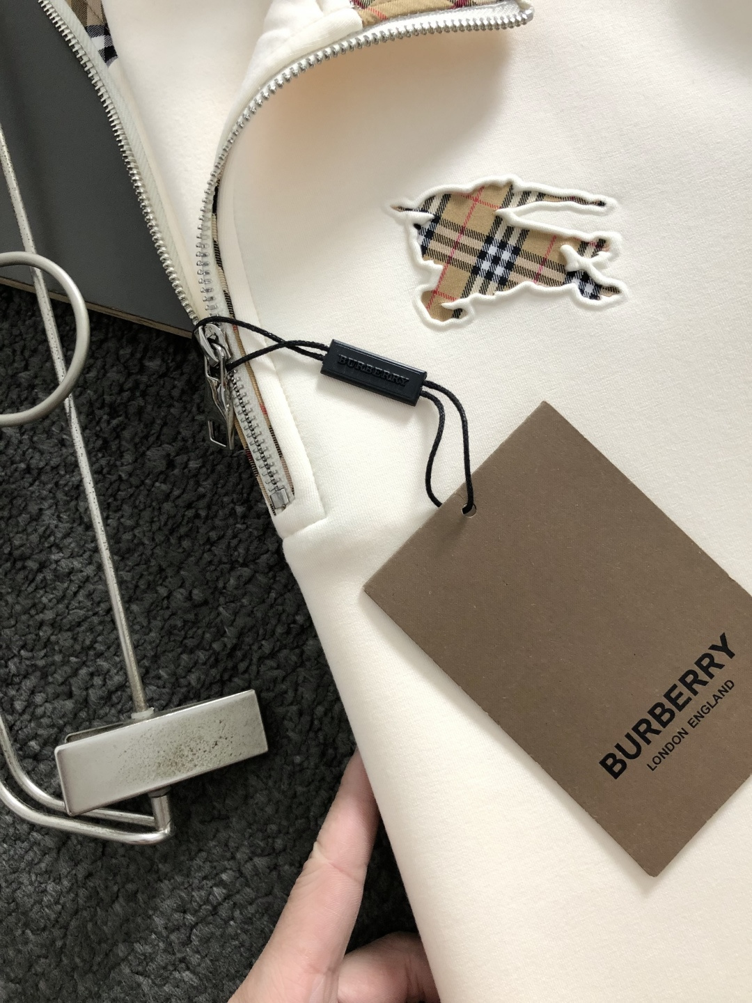 BBR*合身版型M-XXXL2025秋冬云柔系列拉链格纹融合骑士logo内里拉绒时尚百搭立领卫衣长袖，精