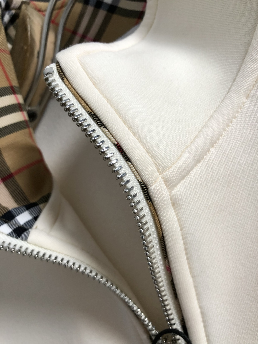 BBR*合身版型M-XXXL2025秋冬云柔系列拉链格纹融合骑士logo内里拉绒时尚百搭立领卫衣长袖，精