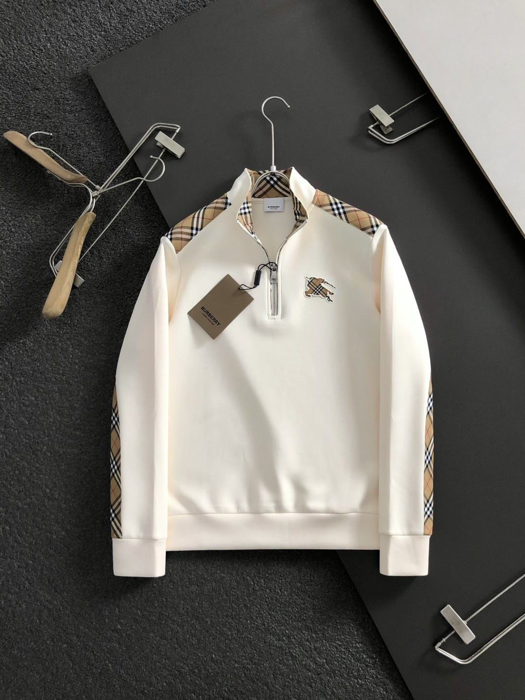 BBR*合身版型M-XXXL2025秋冬云柔系列拉链格纹融合骑士logo内里拉绒时尚百搭立领卫衣长袖，精