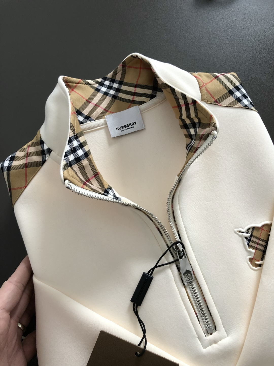 BBR*合身版型M-XXXL2025秋冬云柔系列拉链格纹融合骑士logo内里拉绒时尚百搭立领卫衣长袖，精