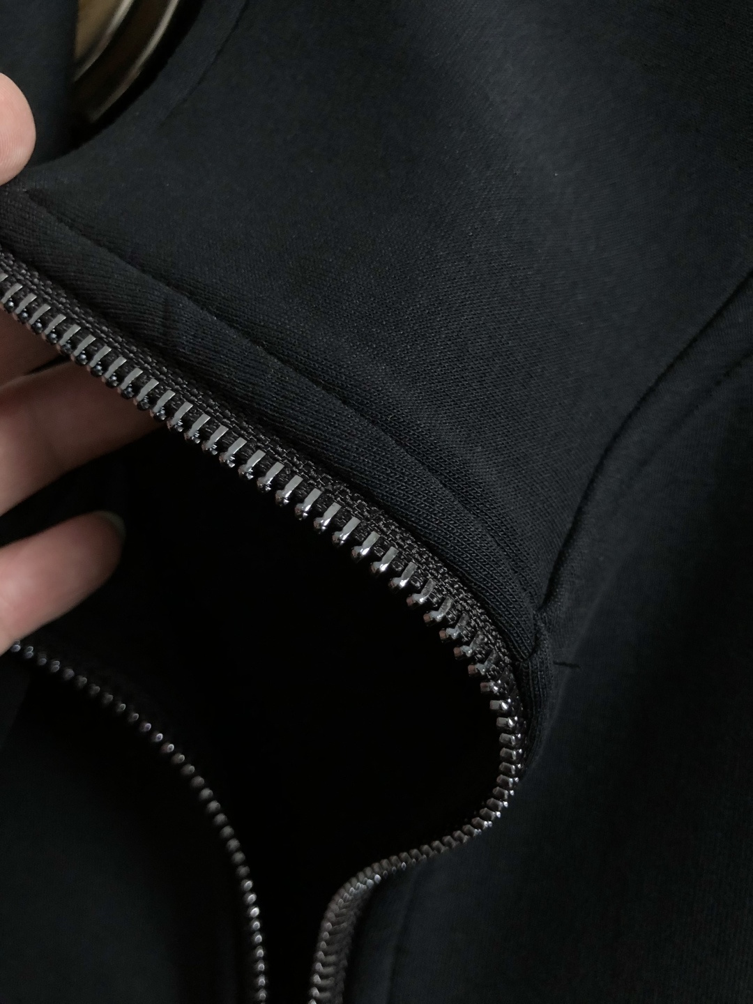 PRAD*宽松版型S-Xl25秋冬简约款金属三角标融合潮牌内里拉绒立领卫衣，精致工艺专柜面料，顶级元素融