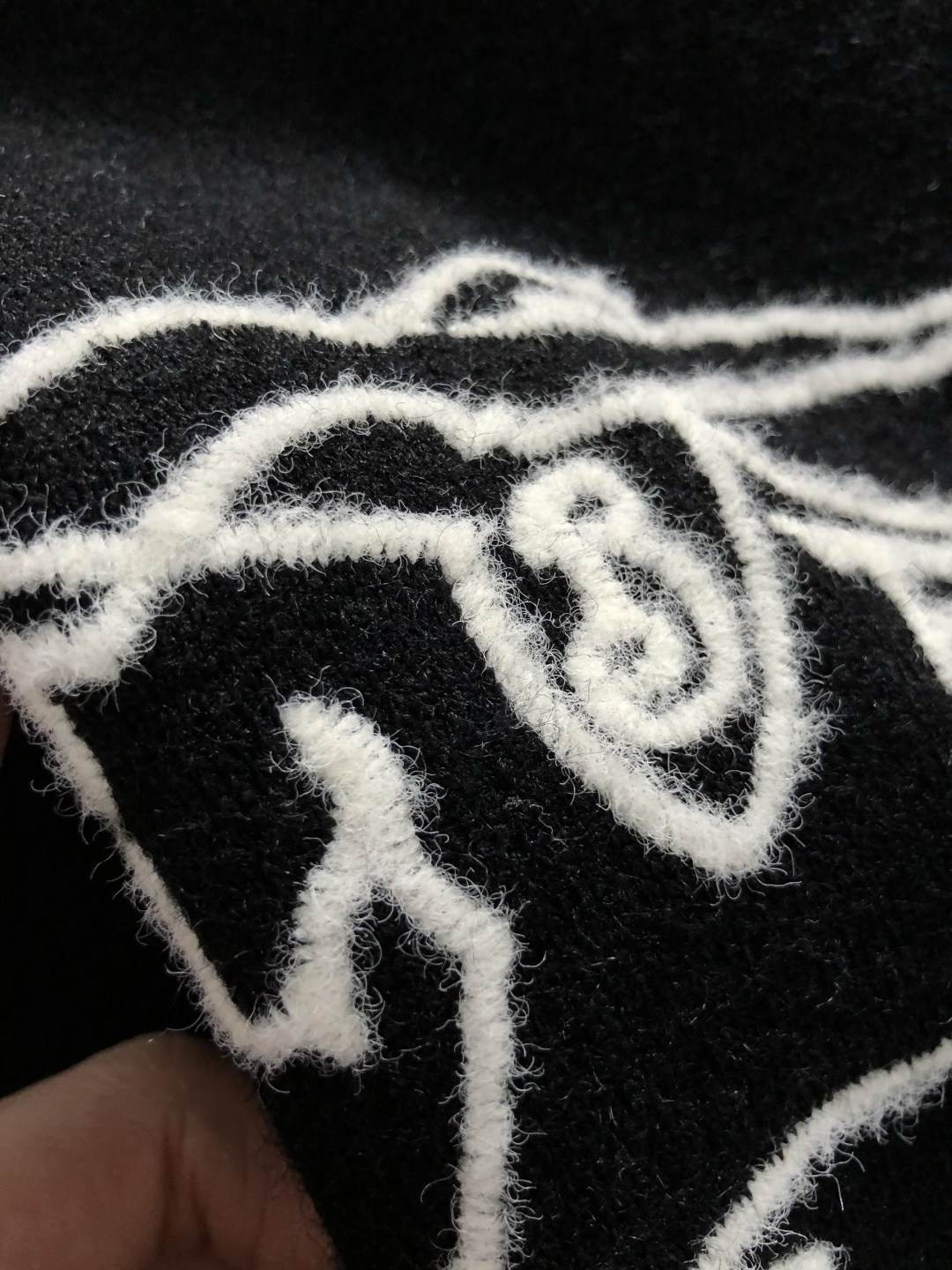 BBR*合身版型M-XXXl2025秋冬潮牌精仿颗粒绒连帽外套，以经典黑色格纹内衬为主调，巧妙融入连帽线