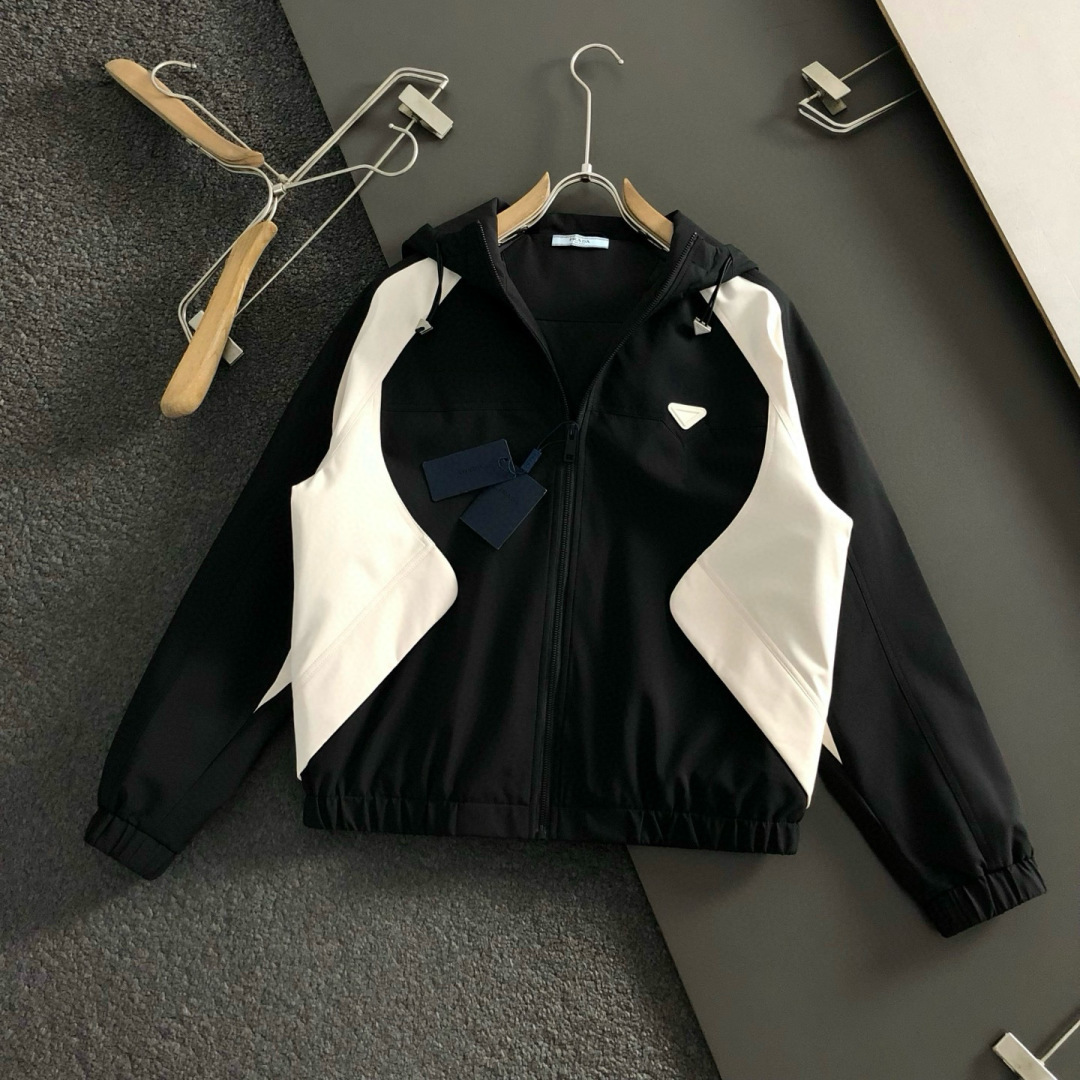 PRAD*薄棉夹克M-XXXL25秋冬顶级黑白双色拼接款经典三角标工艺薄棉连帽外套，细致顶级工艺专柜面料