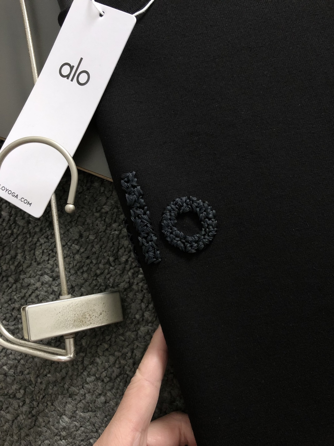 ALO*微宽版型M-XXXL2025秋冬顶级简约款编织绣羊毛混纺长袖卫衣，精致工艺专柜面料，顶级元素融合