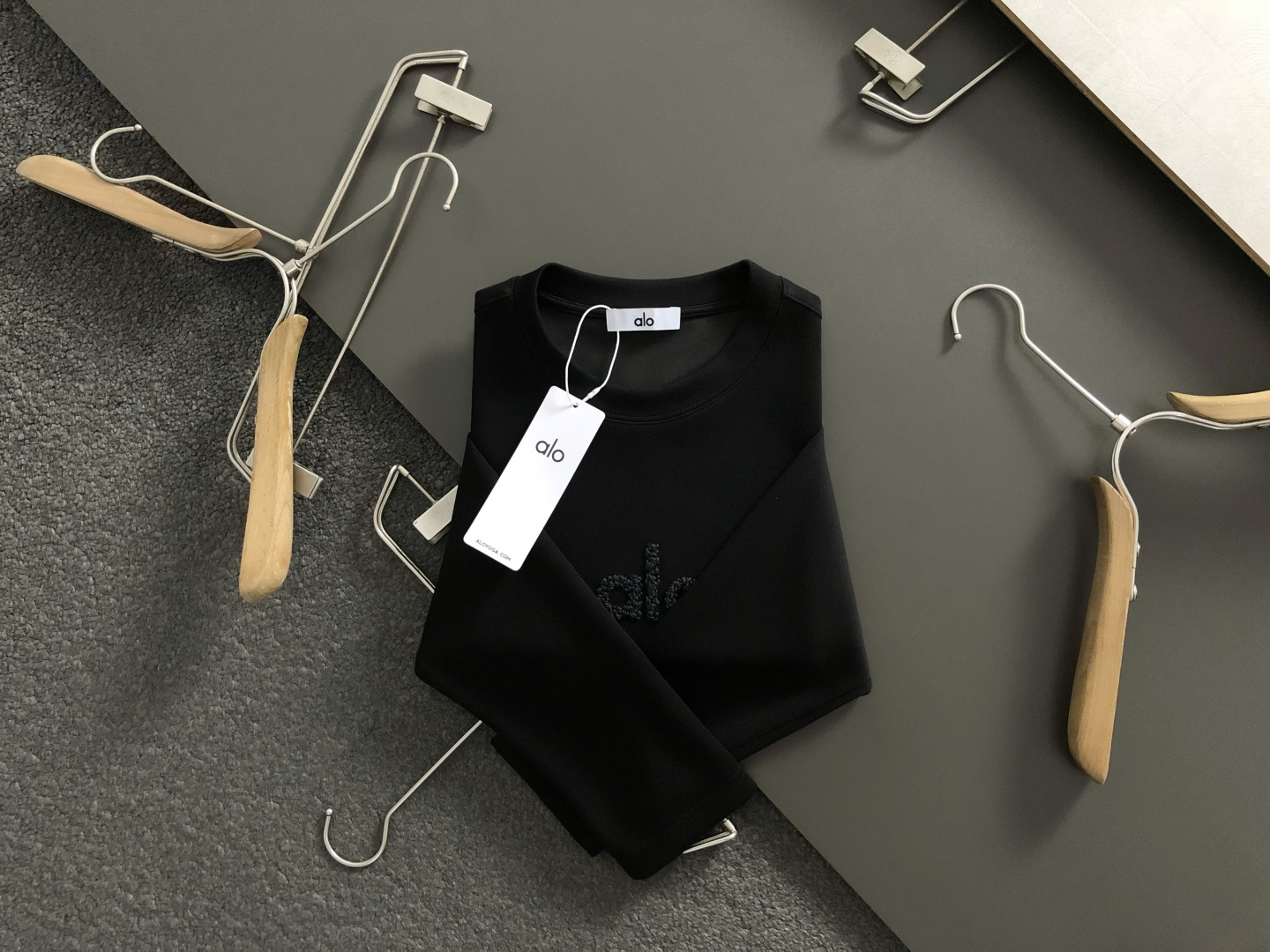 ALO*微宽版型M-XXXL2025秋冬顶级简约款编织绣羊毛混纺长袖卫衣，精致工艺专柜面料，顶级元素融合